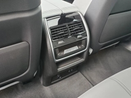 BMW X5 M60i Sports Activity Vehicle 2026