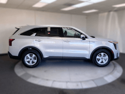 Kia Sorento LX FWD 2026
