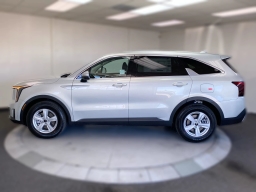 Kia Sorento LX FWD 2026
