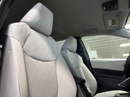 Toyota Corolla Cross L 2WD (Natl) 2026
