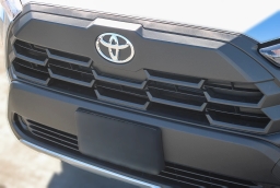 Toyota Corolla Cross L 2WD (Natl) 2026