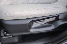 Toyota Corolla Cross L 2WD (Natl) 2026