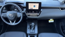 Toyota Corolla Cross LE 2WD (Natl) 2026