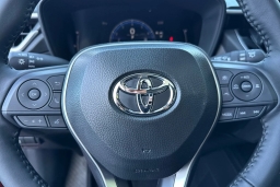Toyota Corolla Cross LE 2WD (Natl) 2026