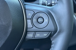 Toyota Corolla Cross LE 2WD (Natl) 2026