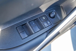 Toyota Corolla Cross LE 2WD (Natl) 2026