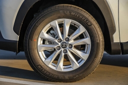 Toyota Corolla Cross LE 2WD (Natl) 2026