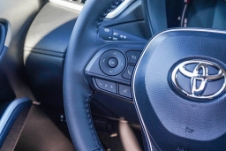 Toyota Corolla Cross LE 2WD (Natl) 2026