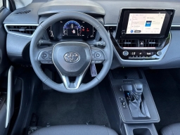 Toyota Corolla Cross LE 2WD (Natl) 2026