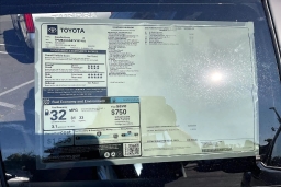 Toyota Corolla Cross LE 2WD (Natl) 2026