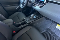 Toyota Corolla Cross XLE 2WD (Natl) 2026