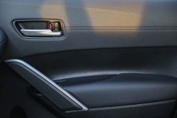 Toyota Corolla Cross XLE 2WD (Natl) 2026