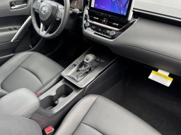 Toyota Corolla Cross XLE 2WD (Natl) 2026