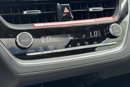 Toyota Corolla Cross XLE 2WD (Natl) 2026