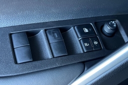 Toyota Corolla Cross XLE 2WD (Natl) 2026