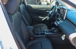 Toyota Corolla Cross XLE 2WD (Natl) 2026