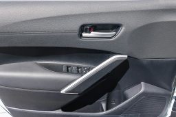 Toyota Corolla Cross XLE 2WD (Natl) 2026
