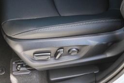 Toyota Corolla Cross XLE 2WD (Natl) 2026