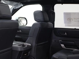 Toyota Sequoia Platinum 4WD (Natl) 2026