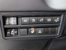 Toyota Sequoia Platinum 4WD (Natl) 2026