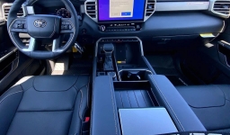 Toyota Sequoia Limited 4WD (Natl) 2026