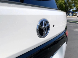 Toyota Sequoia Limited 4WD (Natl) 2026