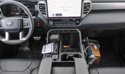 Toyota Sequoia Limited 4WD (Natl) 2026