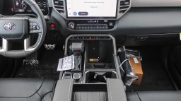 Toyota Sequoia Limited 4WD (Natl) 2026