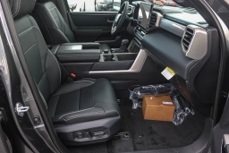 Toyota Sequoia Limited 4WD (Natl) 2026