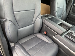 Toyota Sequoia Platinum 4WD (Natl) 2026