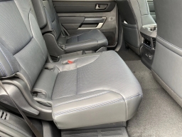 Toyota Sequoia Platinum 4WD (Natl) 2026