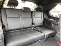 Toyota Sequoia Platinum 4WD (Natl) 2026