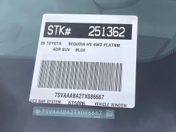 Toyota Sequoia Platinum 4WD (Natl) 2026