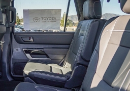 Toyota Sequoia Limited 4WD (Natl) 2026