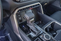 Toyota Sequoia Limited 4WD (Natl) 2026