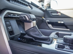 Toyota Sequoia Limited 4WD (Natl) 2026