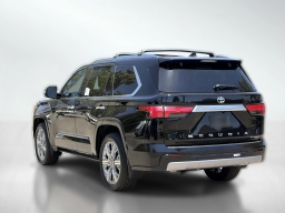 Toyota Sequoia Capstone 4WD (Natl) 2026