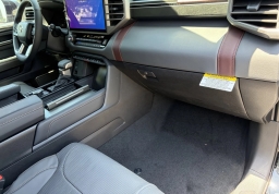 Toyota Sequoia Capstone 4WD (Natl) 2026