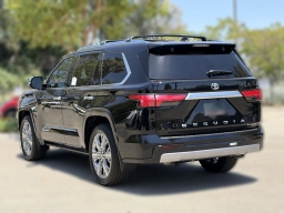 Toyota Sequoia Capstone 4WD (Natl) 2026