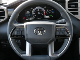 Toyota Sequoia Platinum 4WD (Natl) 2026