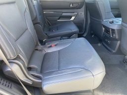 Toyota Sequoia Platinum 4WD (Natl) 2026