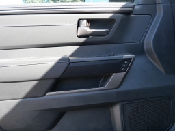 Toyota Sequoia Platinum 4WD (Natl) 2026