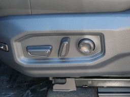 Toyota Sequoia Platinum 4WD (Natl) 2026