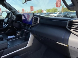 Toyota Sequoia Platinum 4WD (Natl) 2026