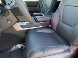 Toyota Sequoia Platinum 4WD (Natl) 2026