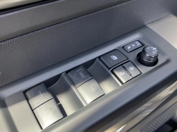 Toyota Sequoia Platinum 4WD (Natl) 2026