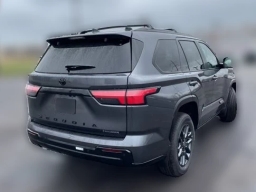 Toyota Sequoia Platinum 4WD (Natl) 2026