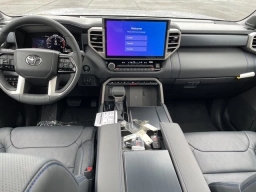 Toyota Sequoia Platinum 4WD (Natl) 2026