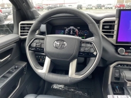 Toyota Sequoia Platinum 4WD (Natl) 2026