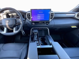 Toyota Sequoia Platinum 4WD (Natl) 2026